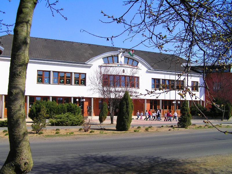 következő