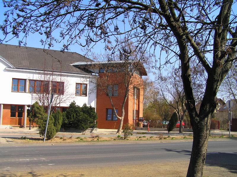 következő