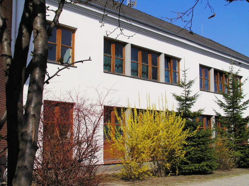 következő