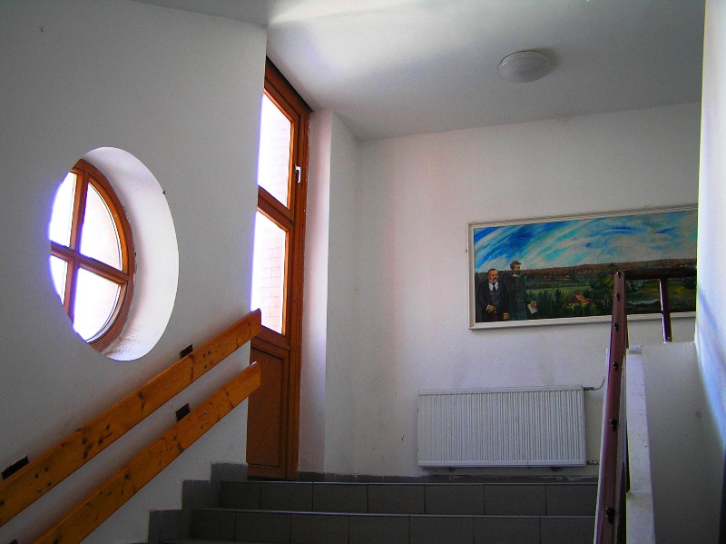következő