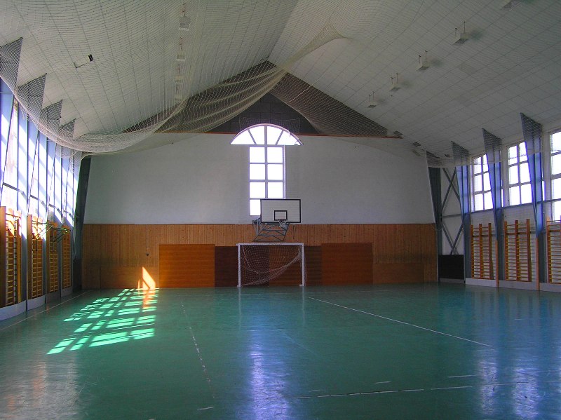 következő