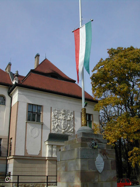 következő