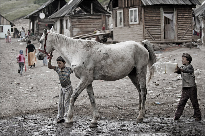 következő