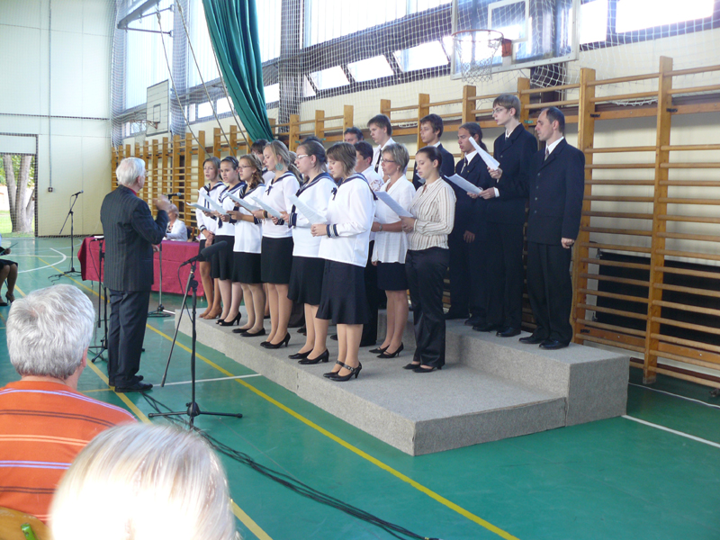 következő