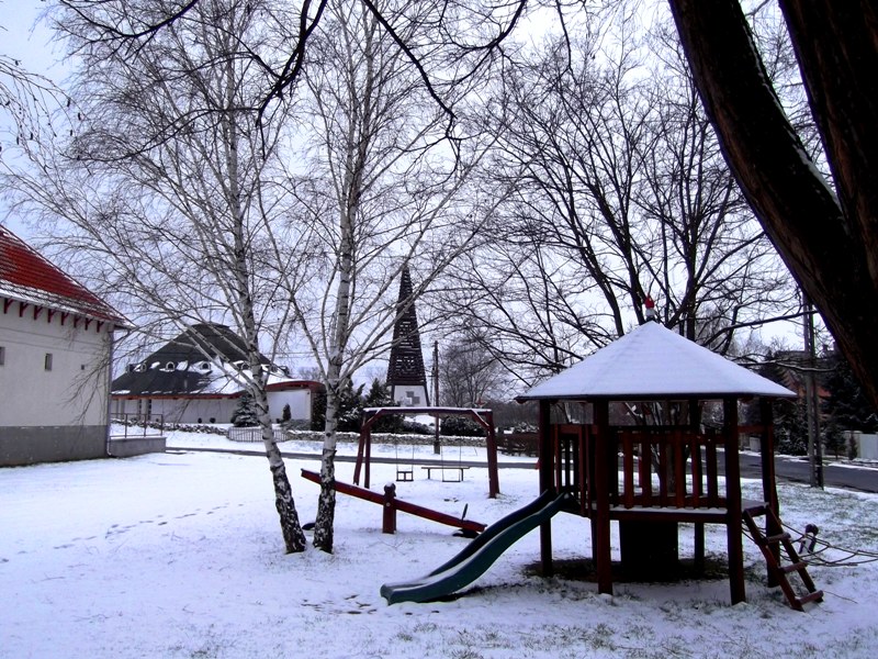 következő