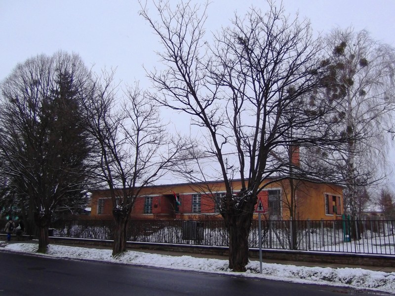 következő