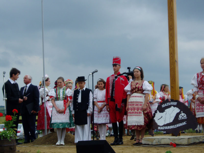 következő