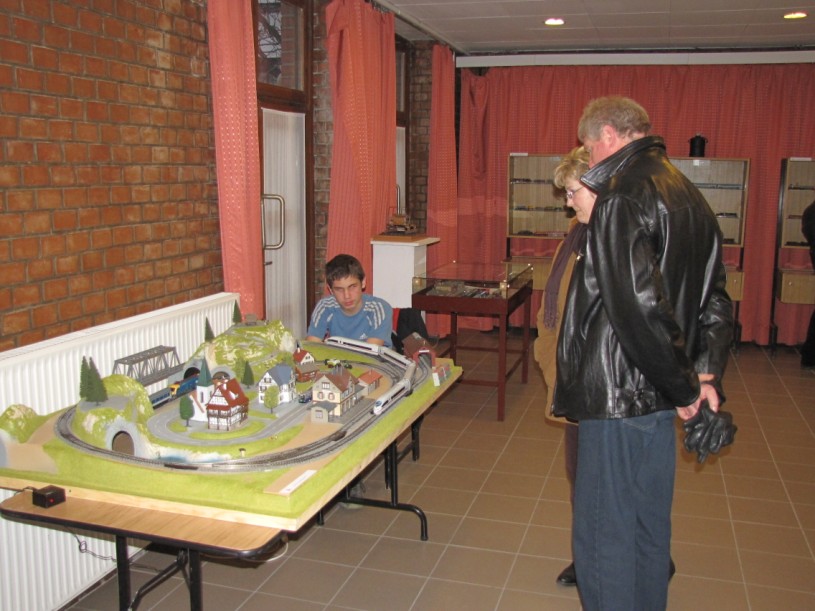 következő