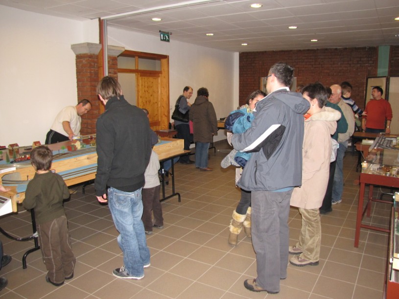 következő