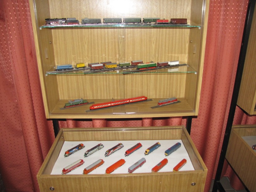 következő