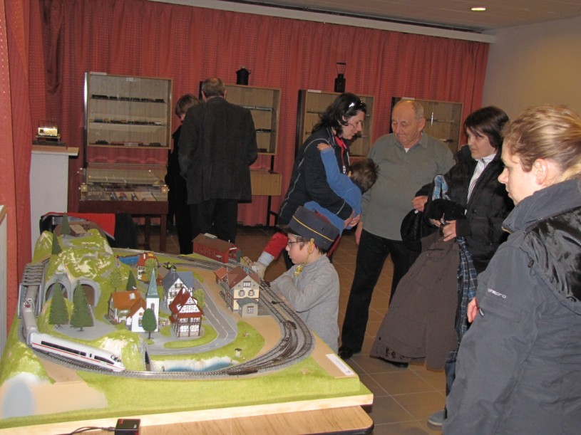 következő