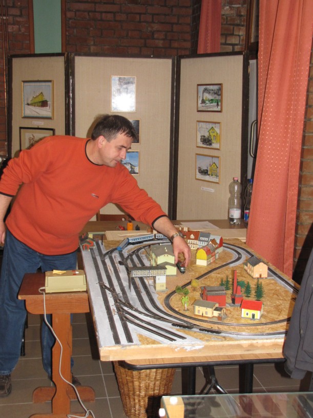 következő