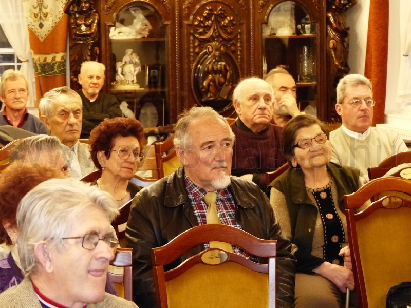 következő