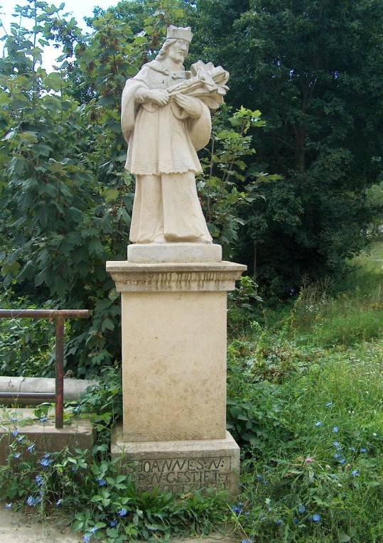 következő