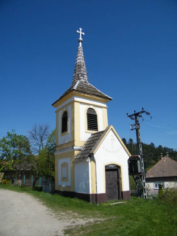 következő