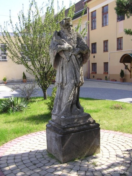 következő