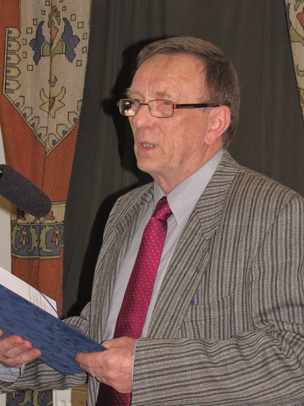 következő