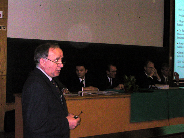 következő
