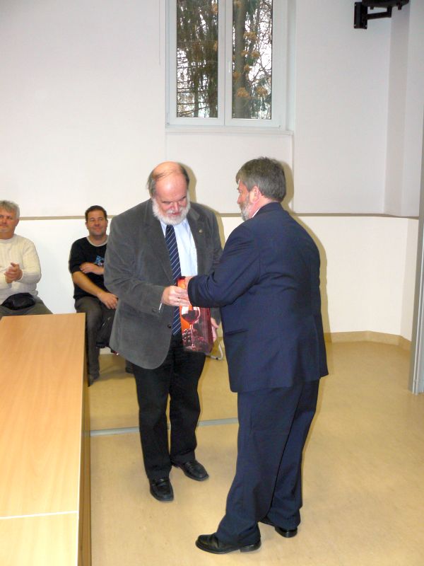 következő