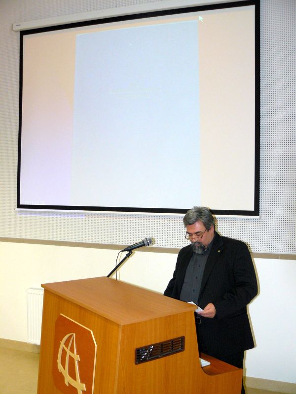 következő