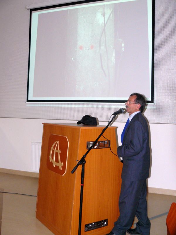 következő