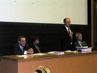 következő