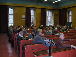 következő