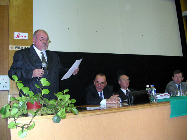 következő