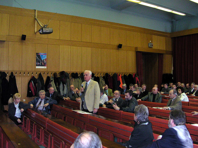 következő