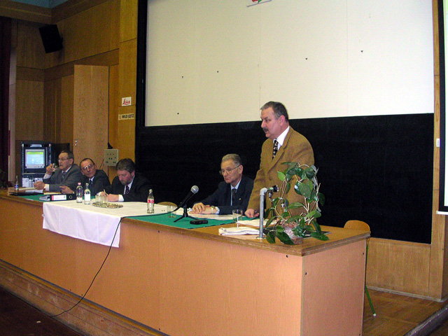következő