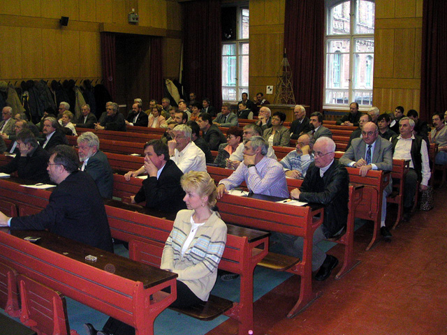 következő