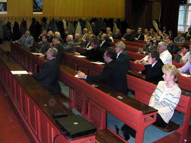 következő