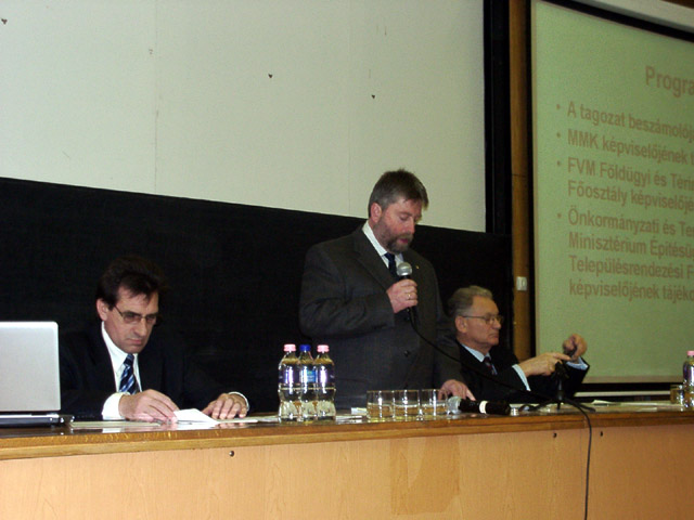 következő