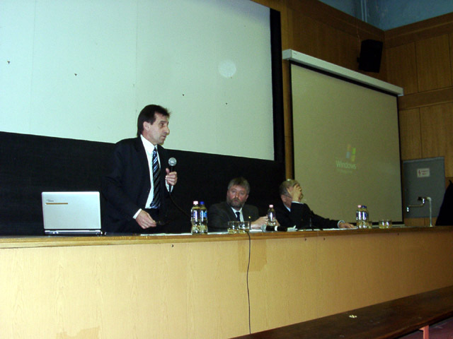 következő