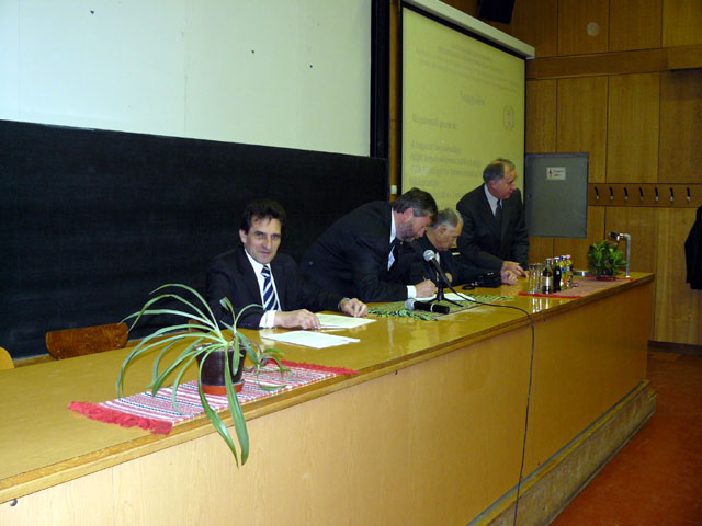 következő