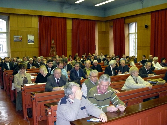 következő