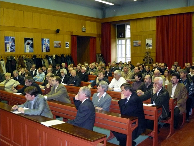 következő