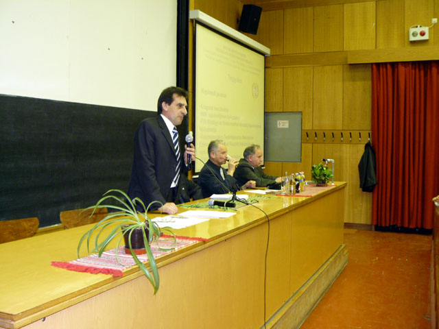 következő