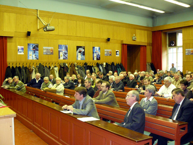 következő