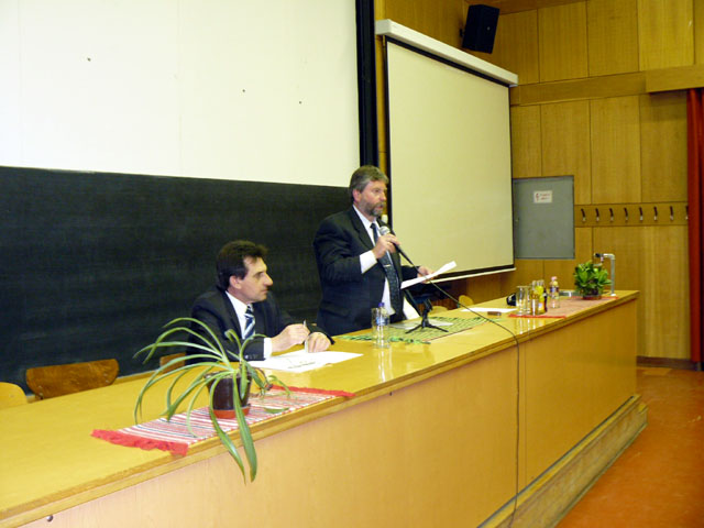 következő