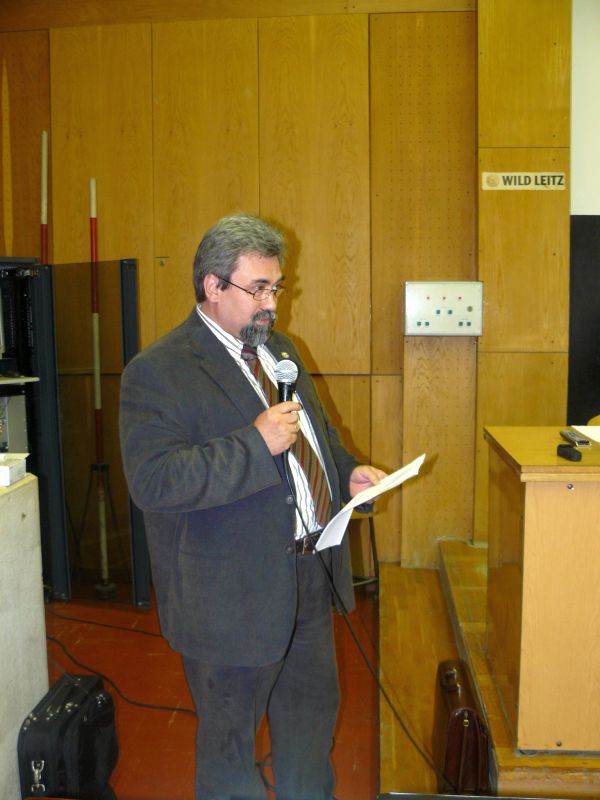következő