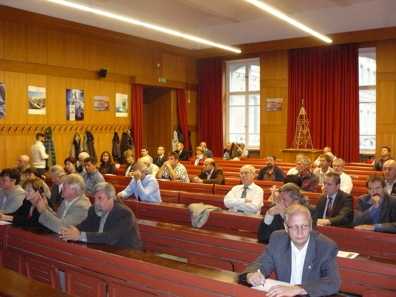 következő