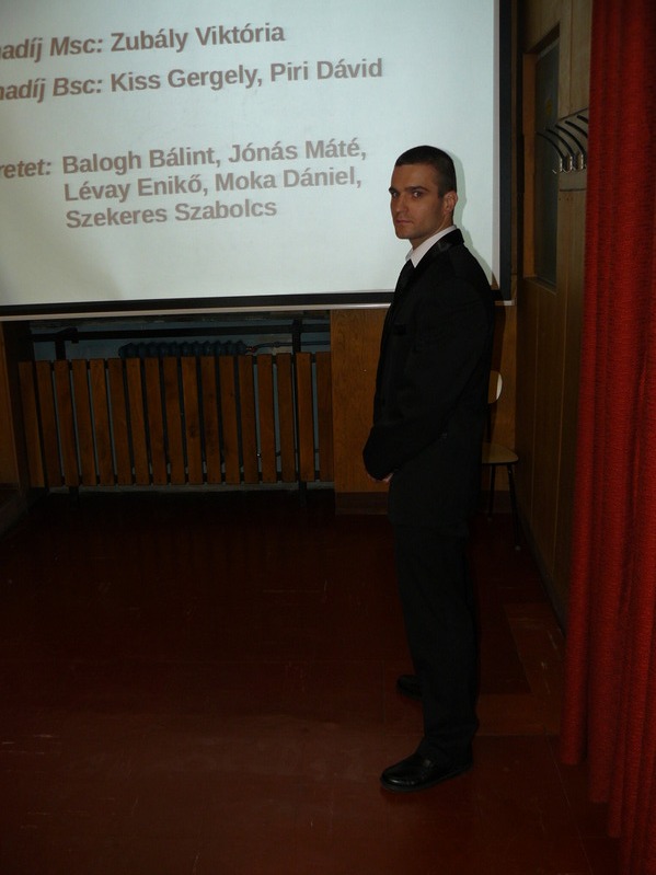 következő