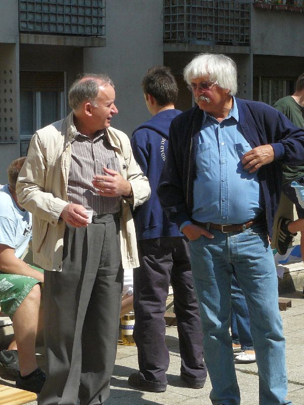 következő