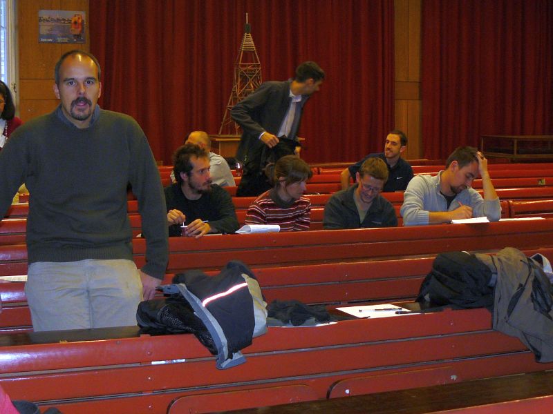 következő